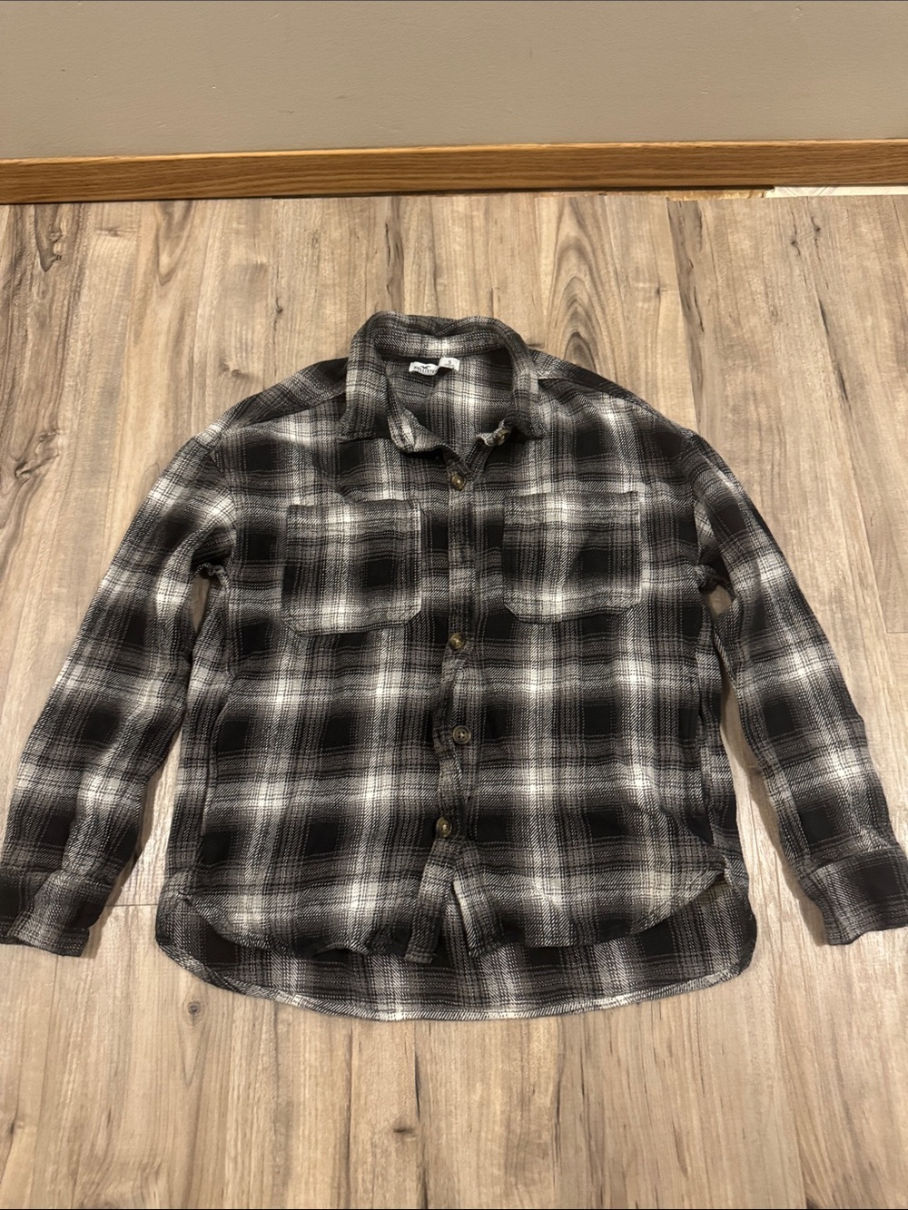 Hollister Black and White Plaid Flannel Button-Up Shirt